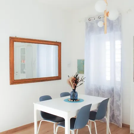 Sea Breeze Garden House Holiday home *