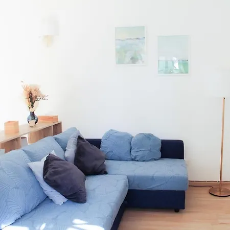 Sea Breeze Garden House Holiday home